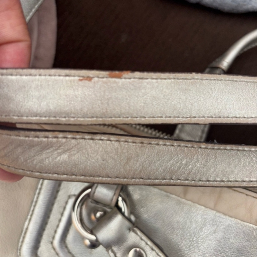 COACH ASHLEY IVORY & SILVER LEATHER CONVERTIBLE SATCHEL TOTE BAG F20104 GUC - Picture 14 of 16